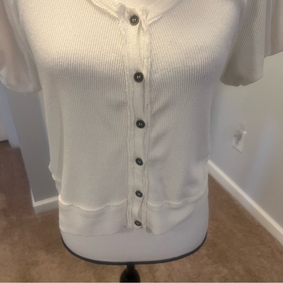 We the free cropped cream colored top. Size medium.  NWT - Picture 3 of 8